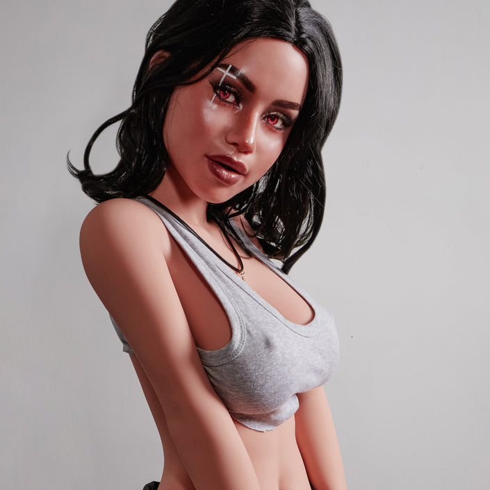 Reese 5ft 1in | 154cm