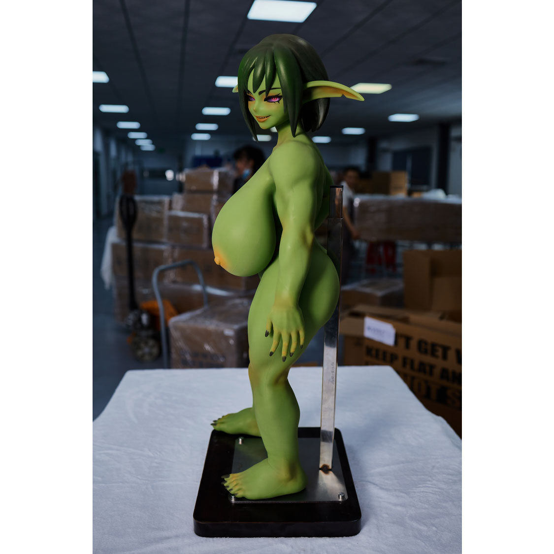 Zarga 70 cm silicone goblin-style fantasy figure with green skin and brown outfit – Climax Fantasy Collection